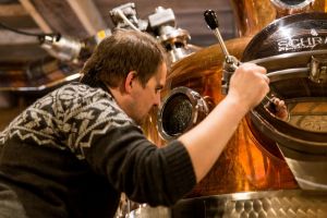 Die Whisky-Welt reißt sich um die goldbraunen Edel-Spirituosen aus der Oberpfalz